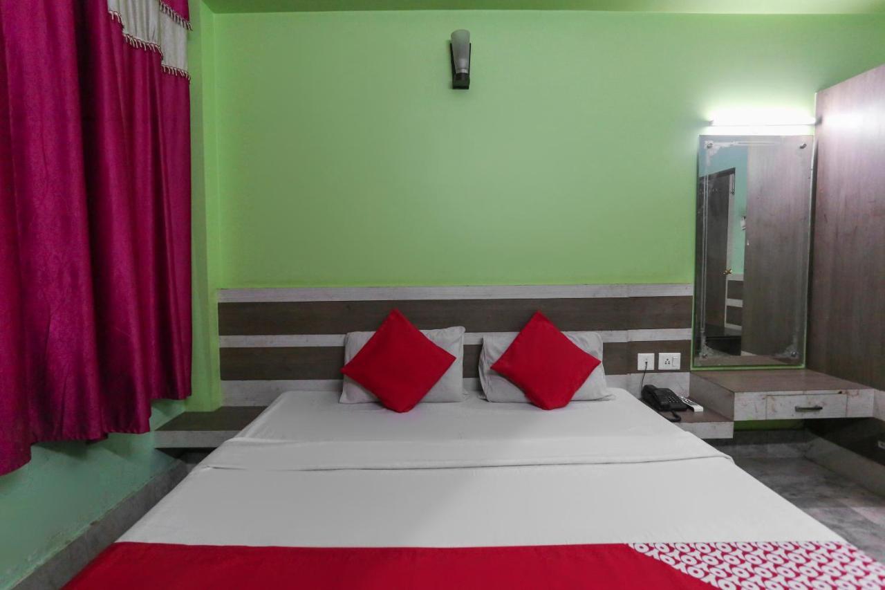 Oyo 60609 Hotel Tanushree Rampurhat 외부 사진