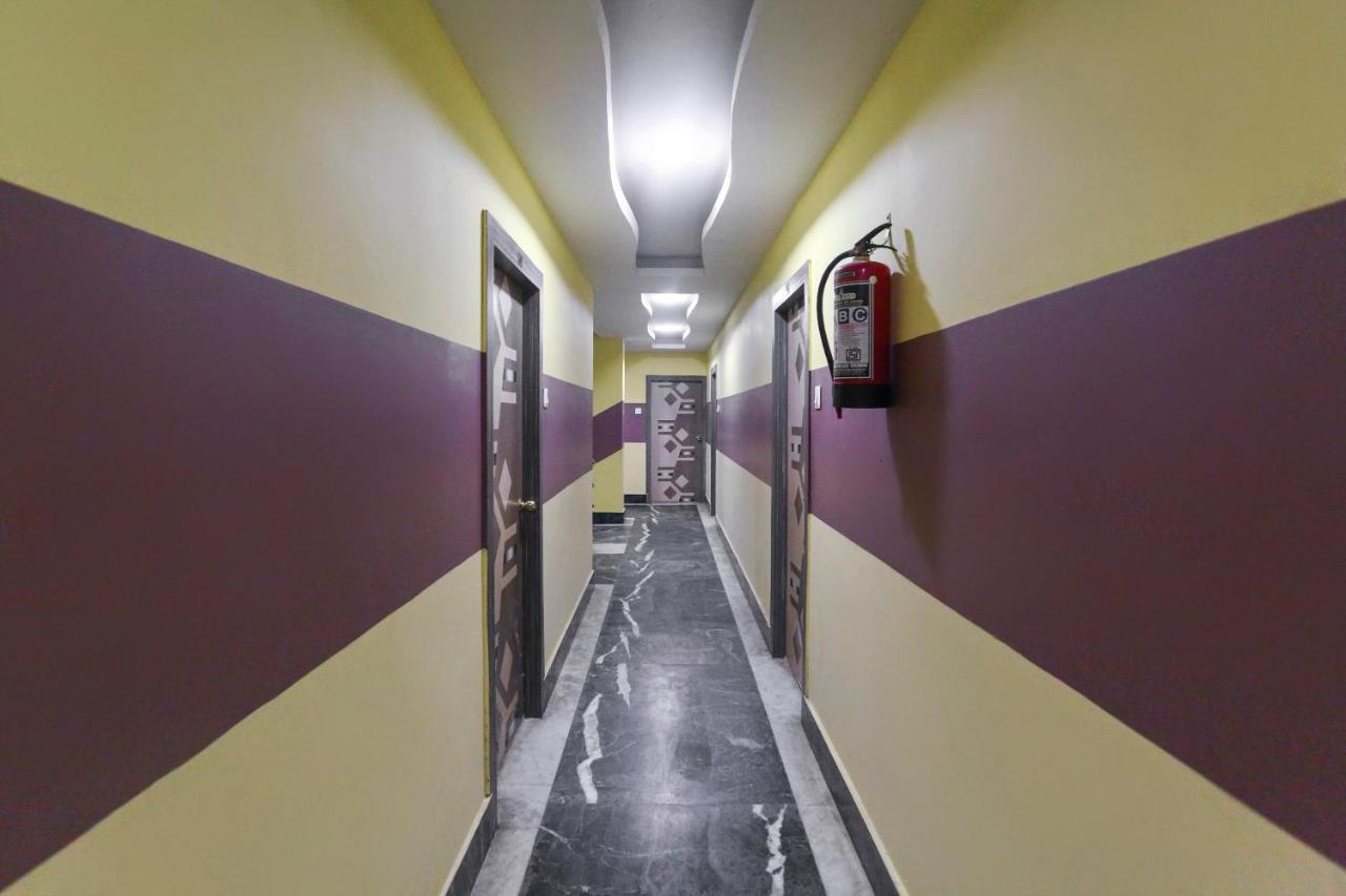Oyo 60609 Hotel Tanushree Rampurhat 외부 사진